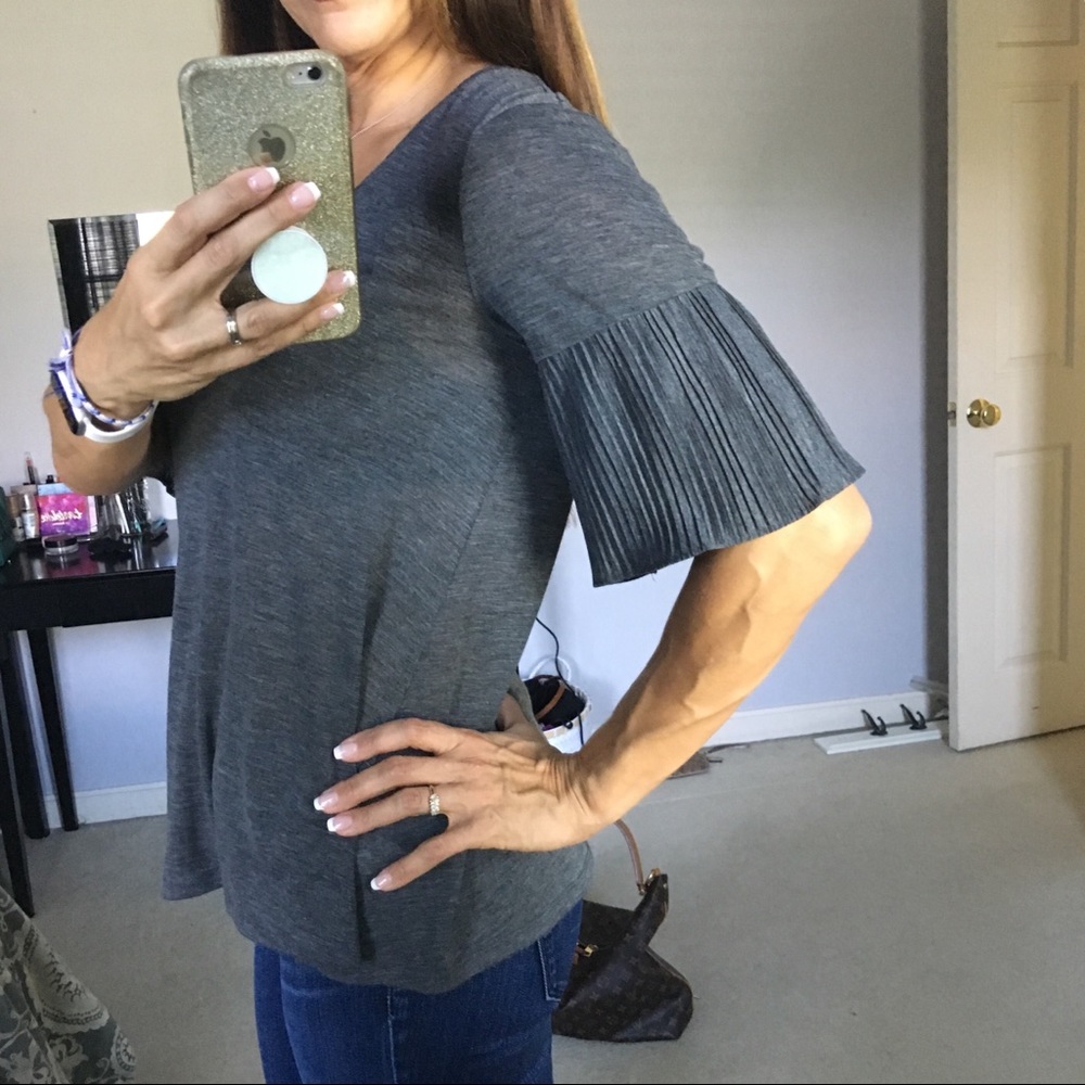 Loft light weight swing top with sleeve detail.